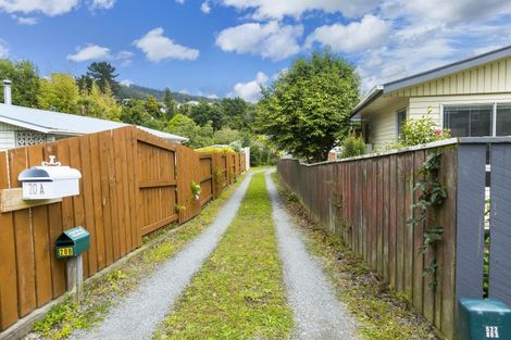 Photo of property in 20a Blue Mountains Road, Silverstream, Upper Hutt, 5019