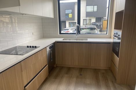 Photo of property in 5 Kautawa Lane, Massey, 0614