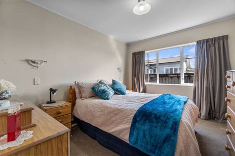 Photo of property in 18 Clare Street, Cambridge, 3434