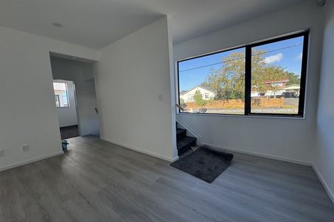 Photo of property in 10 Elcoat Avenue, Henderson, Auckland, 0612