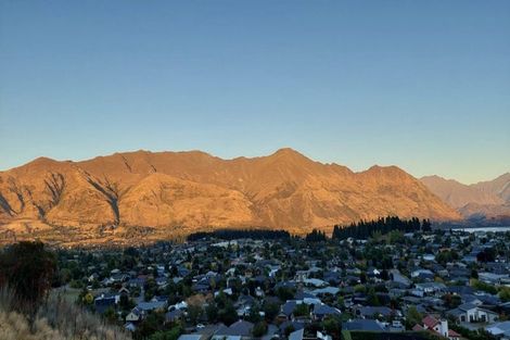 Photo of property in 9 Fastness Crescent, Wanaka, 9305