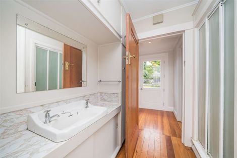 Photo of property in 34 Saint Johns Avenue, Palmerston North, 4414