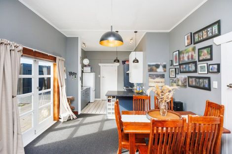 Photo of property in 8 Knorp Street, Halcombe, Feilding, 4779