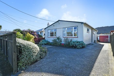 Photo of property in 7 Kowhai Avenue, Ebdentown, Upper Hutt, 5018