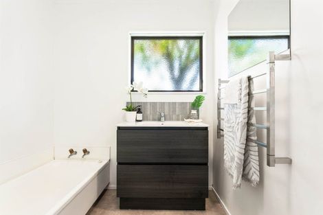 Photo of property in 4b Ngarimu Place, Mount Maunganui, 3116
