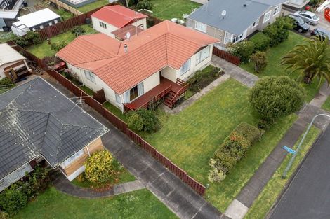 Photo of property in 70 Walworth Avenue, Pakuranga Heights, Auckland, 2010