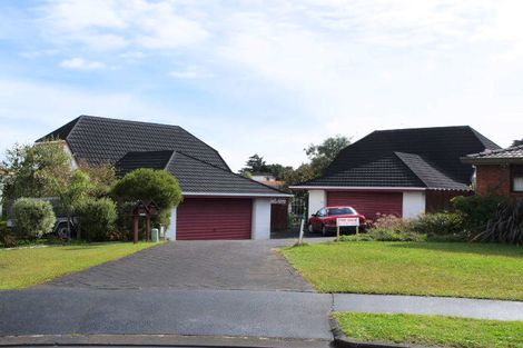 Photo of property in 2/13 Mirabell Place, Golflands, Auckland, 2013