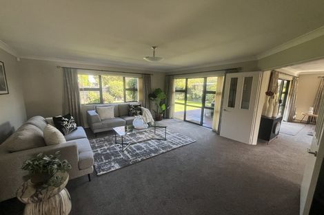 Photo of property in 74 Willowview Drive, Redwood, Christchurch, 8051