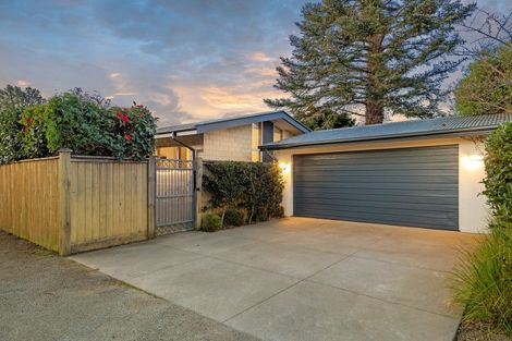 Photo of property in 394 Cashmere Road, Westmorland, Christchurch, 8025