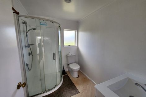 Photo of property in 15 Locket Road, Glenfield, Auckland, 0629