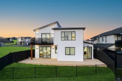 Photo of property in 11 Seagreen Avenue, Rosehill, 2113