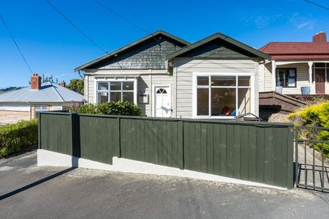 Photo of property in 3 Athol Place, Ravensbourne, Dunedin, 9022