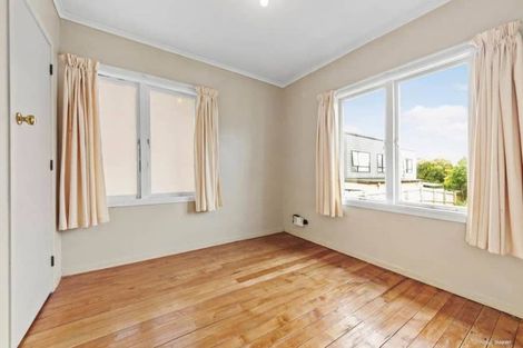 Photo of property in 30 Edmonton Road, Henderson, Auckland, 0612