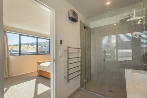 Photo of property in 9 Kamahi Street, Wanaka, 9305