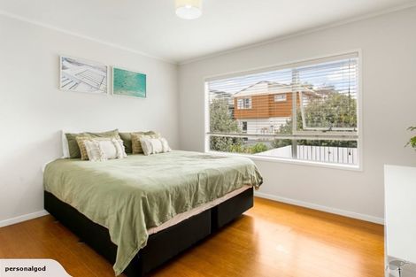 Photo of property in 3a/2 Kirrie Avenue, Te Atatu South, Auckland, 0610