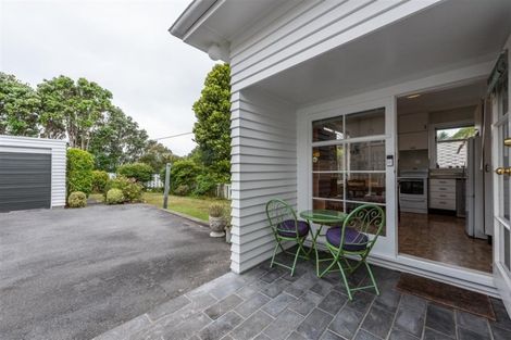 Photo of property in 10 Bristow Place, Karori, Wellington, 6012