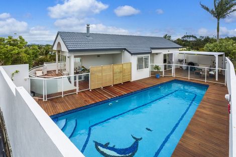 Photo of property in 8 Caversham Drive, Torbay, Auckland, 0630