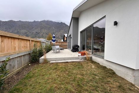 Photo of property in 10 Corriedale Road, Jacks Point, 9371