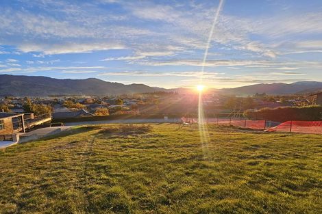 Photo of property in 11b Fastness Crescent, Wanaka, 9305