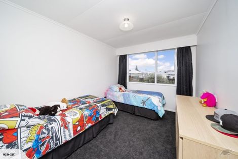 Photo of property in 33 Rosendale Avenue, Spotswood, New Plymouth, 4310