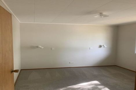 Photo of property in 5 Topliss Drive, Northcross, Auckland, 0632