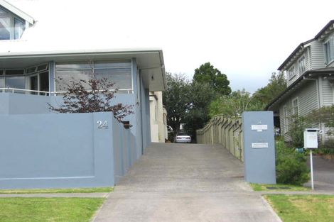 Photo of property in 1/24 Rangitoto Terrace, Milford, Auckland, 0620