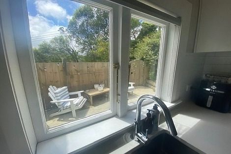 Photo of property in 2/139 Wadestown Road, Wadestown, Wellington, 6012