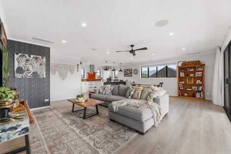 Photo of property in 16a No 2 Road, Te Puke, 3119