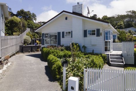 Photo of property in 65 Churton Drive, Churton Park, Wellington, 6037
