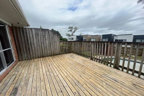 Photo of property in 64 Royal Road, Massey, Auckland, 0614