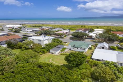 Photo of property in 10 Manly Street, Paraparaumu Beach, Paraparaumu, 5032