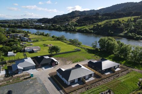 Photo of property in 10 Houpara Place, Papamoa, 3118