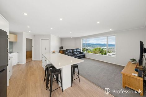 Photo of property in 24 Pekanga Road, Normandale, Lower Hutt, 5010
