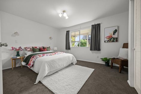 Photo of property in 17 Caulfield Place, Awapuni, Palmerston North, 4412