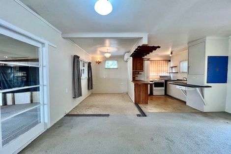 Photo of property in 4 Brian Crescent, Stanmore Bay, Whangaparaoa, 0932