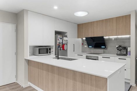 Photo of property in 8 Providence Place, Redwood, Christchurch, 8051