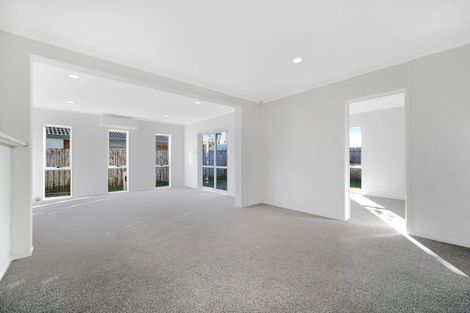Photo of property in 13 Sheriff Place, Randwick Park, Auckland, 2105