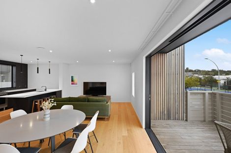 Photo of property in 1/2 Manning Street, Hamilton Central, Hamilton, 3204