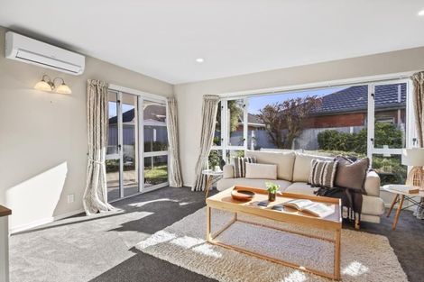 Photo of property in 2 Hatfield Place, Avonhead, Christchurch, 8042