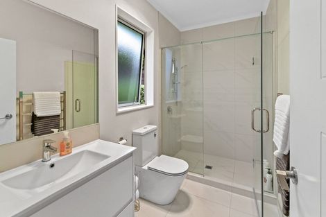 Photo of property in 3 Papaview Road, Papakura, 2110