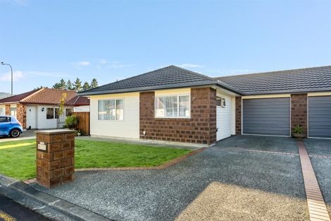 Photo of property in 2 Woodland Mews, Wainuiomata, Lower Hutt, 5014