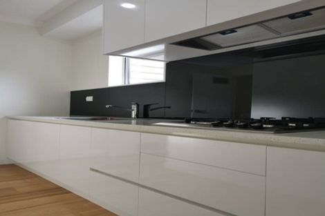 Photo of property in 16 Para Close, Fairview Heights, Auckland, 0632