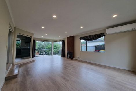 Photo of property in 15 Meteor Place, Schnapper Rock, Auckland, 0632