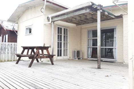 Photo of property in 5 Denver Avenue, Sunnyvale, Auckland, 0612