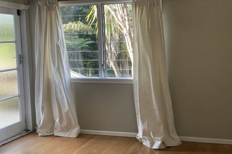 Photo of property in 19 Golf Road, New Lynn, Auckland, 0600