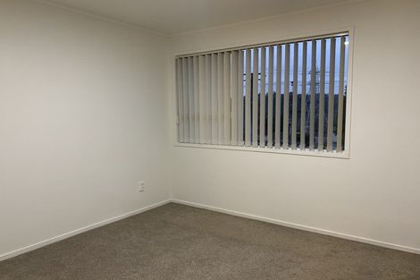 Photo of property in 2 Doone Place, Massey, Auckland, 0614