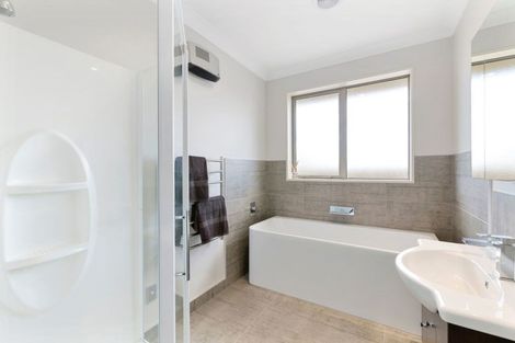 Photo of property in 8 Overbury Crescent, Rolleston, 7614