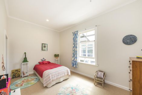 Photo of property in 7 Perrin Place, Kelvin Grove, Palmerston North, 4414