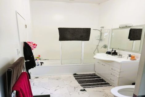 Photo of property in 7/138 Queens Drive, Lyall Bay, Wellington, 6022