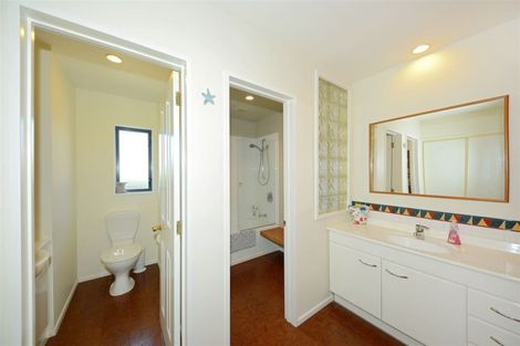 Photo of property in 15 Wilsons Road, Saint Martins, Christchurch, 8022